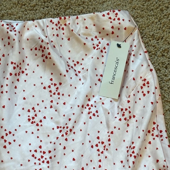 Francesca’s Naomi Heart Print Satin Midi Skirt | Size XS | NWT - Picture 3 of 9